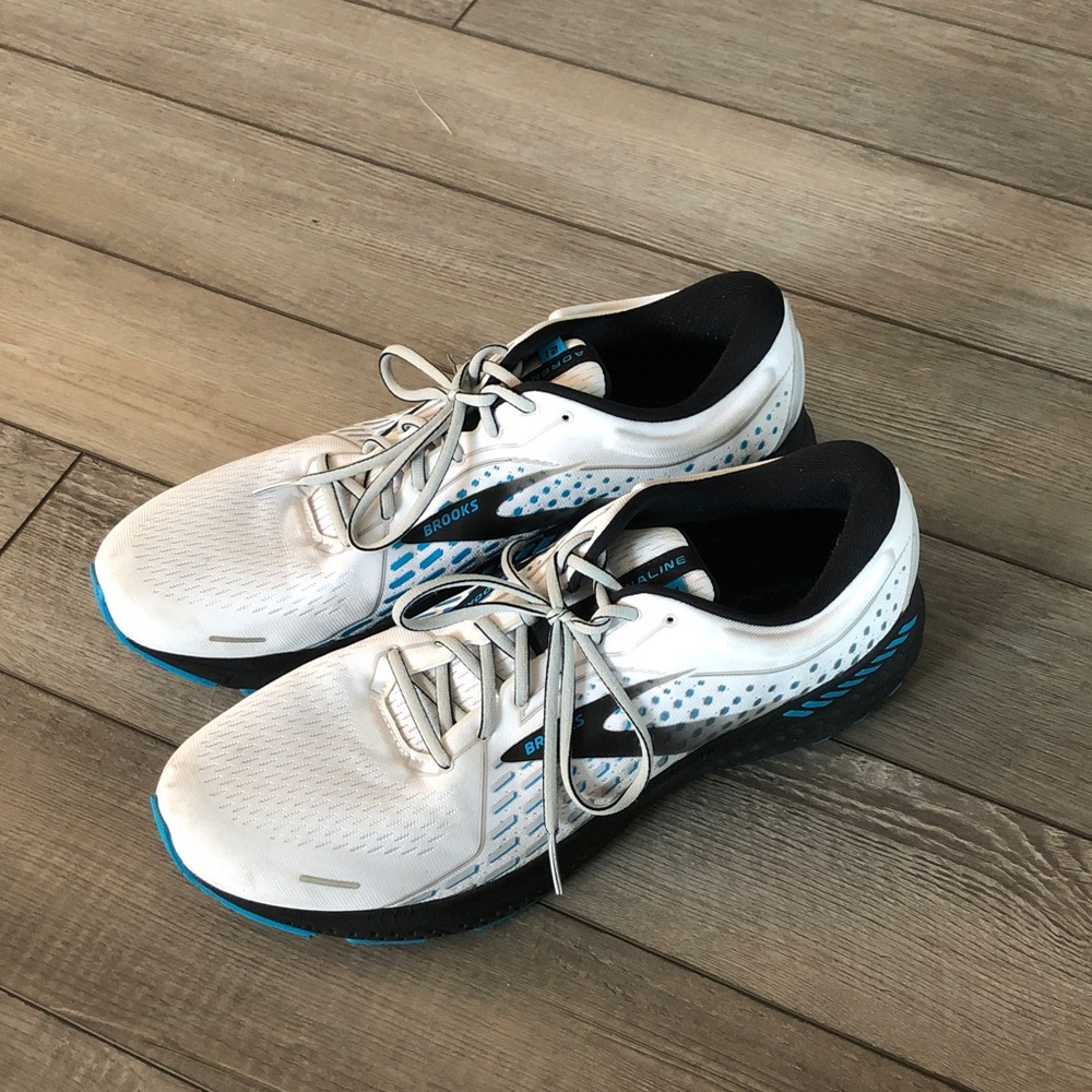 Brooks White and Blue Athletic Sneakers size 15